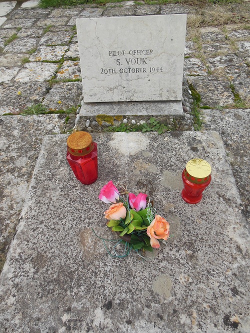 Commonwealth War Grave Donta Doli Cemetery