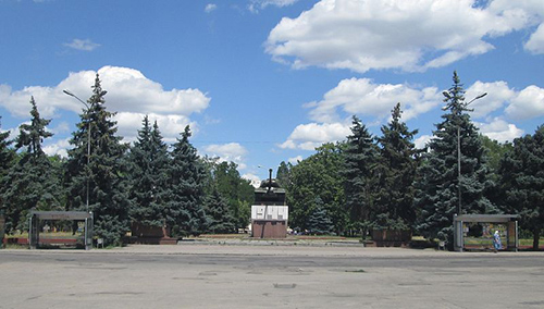 Liberation Memorial Nikopol (IS-2 Tank) #1