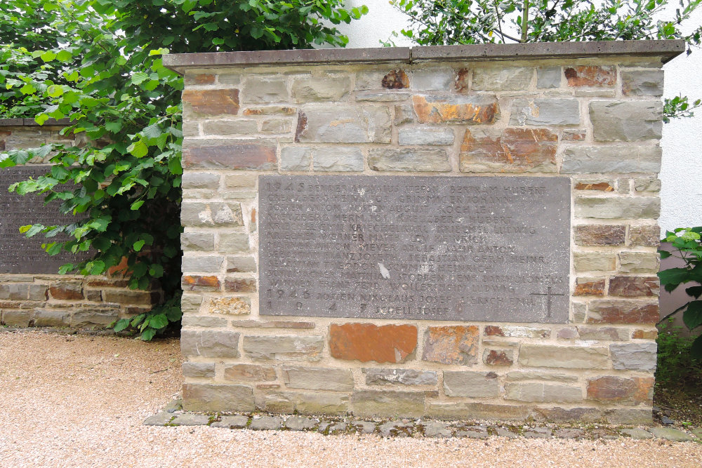 War Memorial Dernau #4