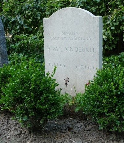 Dutch War Grave Rozenburg #2
