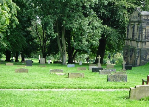 Commonwealth War Graves Holy Trinity Churchyard