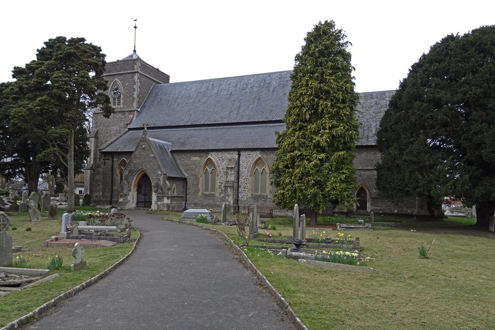 Commonwealth War Graves St. Saviour Churchyard