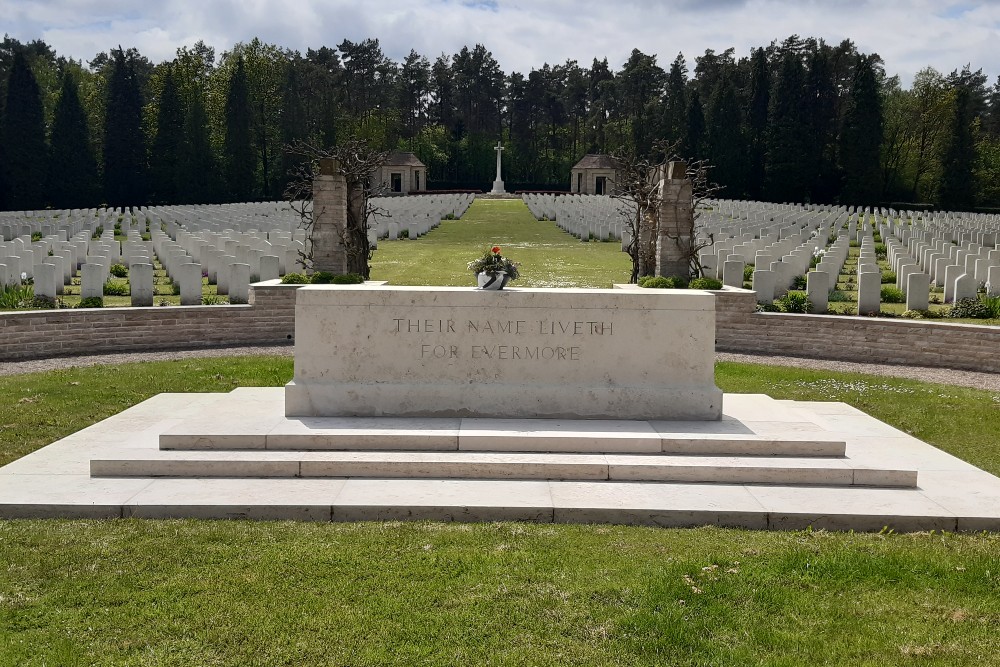 Commonwealth War Cemetery Becklingen #4