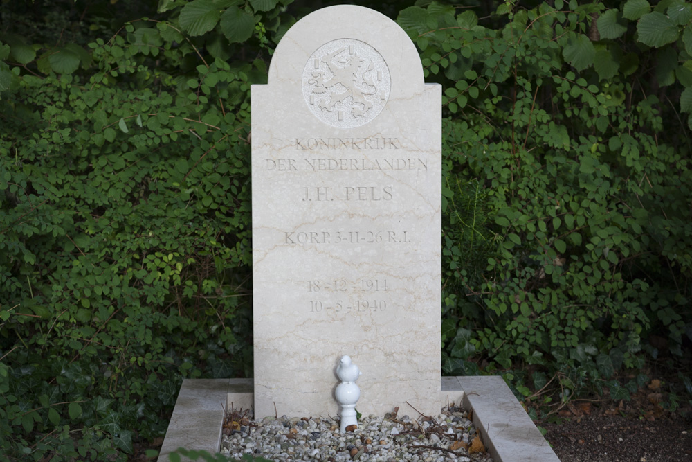 Dutch War Graves General Cemetery Woerden #2