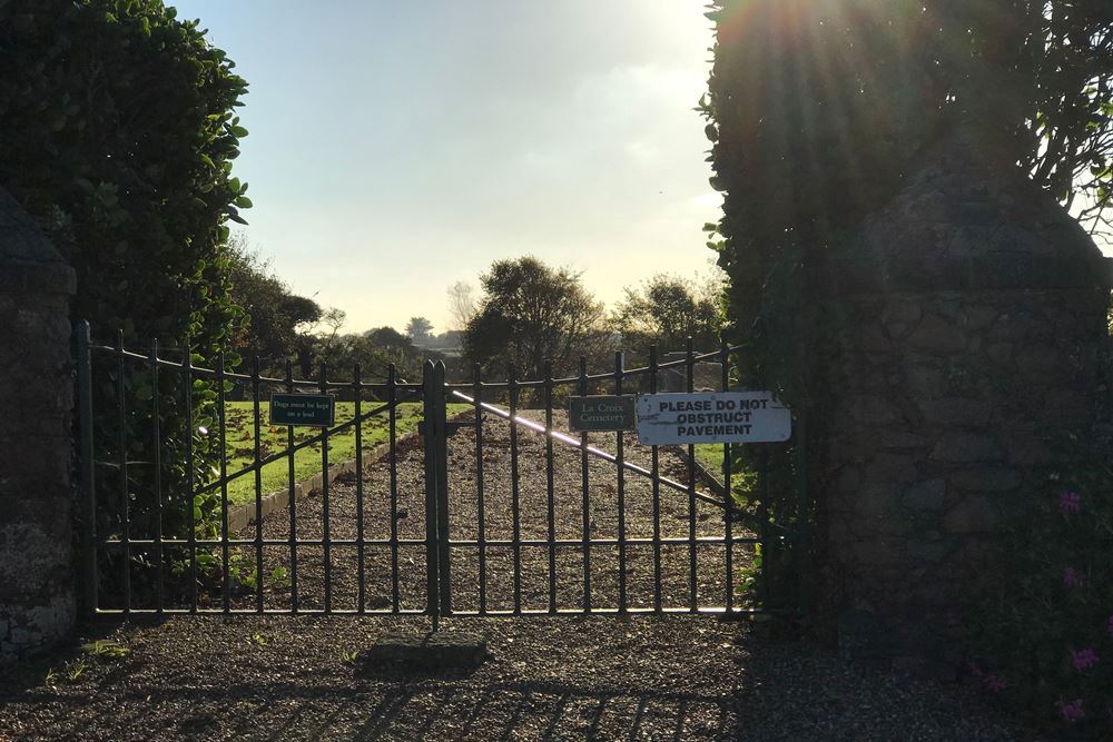 Commonwealth War Graves St. Peter-in-the-Wood Parochial Cemetery #1