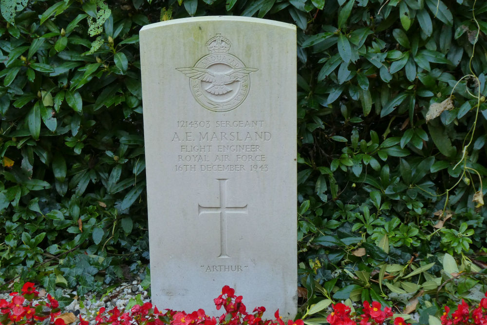 Commonwealth War Graves General Cemetery Wolvega #4