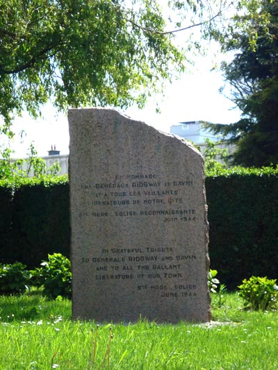 Monument Generaals Gavin en Ridgway