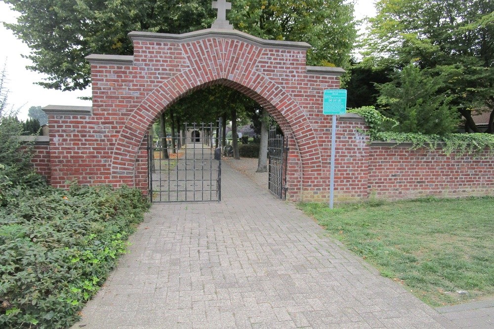 Oorlogsmonument Begraafplaats Heinsberg-Karken #1