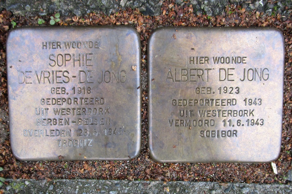 Stolpersteine Molirelaan 8