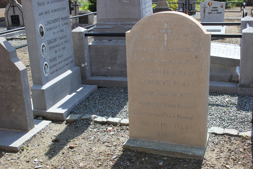 Belgische Oorlogsgraven Sint-Pieters-Kapelle #1