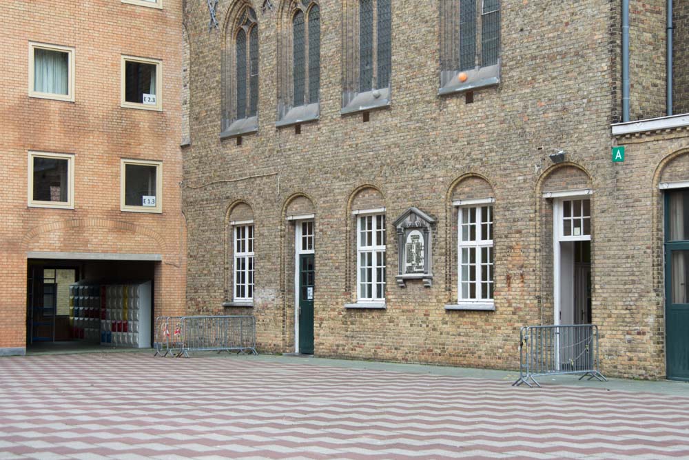 Memorial Stone Deceased Pupils Episcopal College Veurne #4