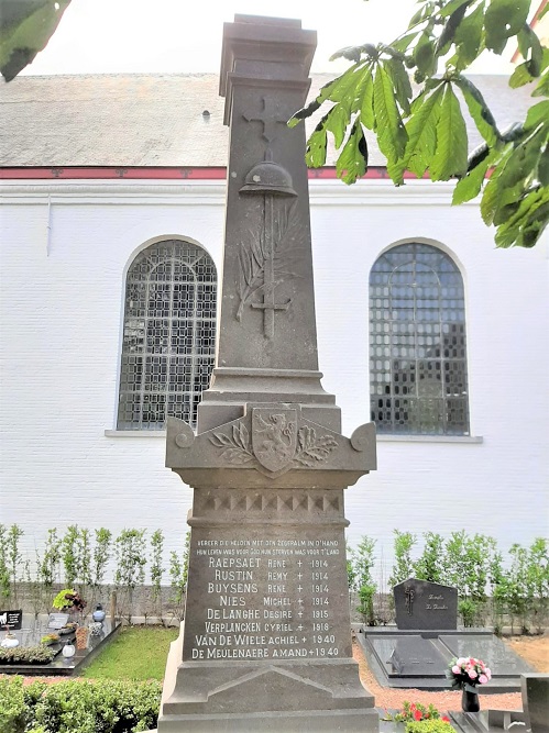 Oorlogsmonument Begraafplaats Kwaremont	 #3