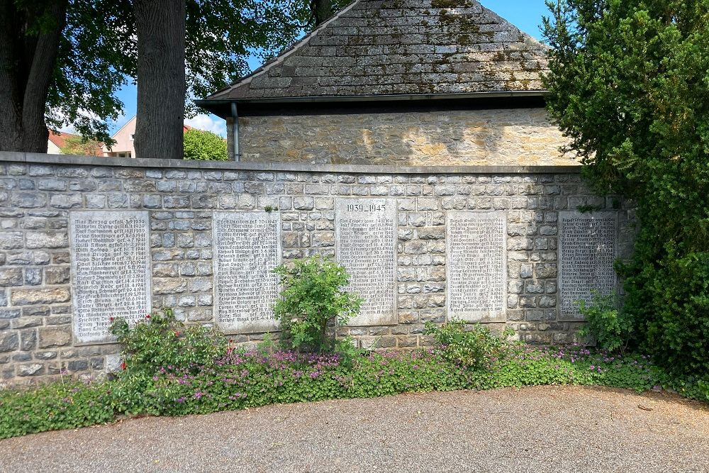 War Monument Polle #3