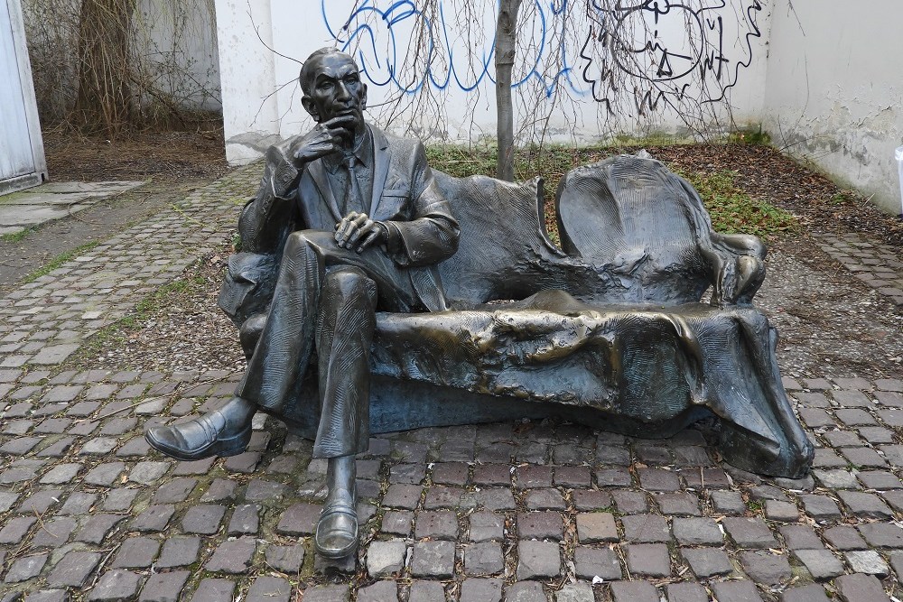 Monument Jan Karski Krakw #3