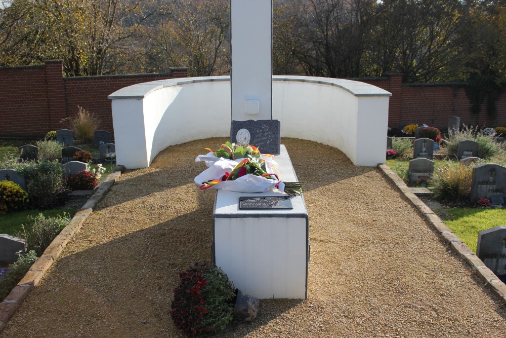 War Memorial Cemetery Bousval #4