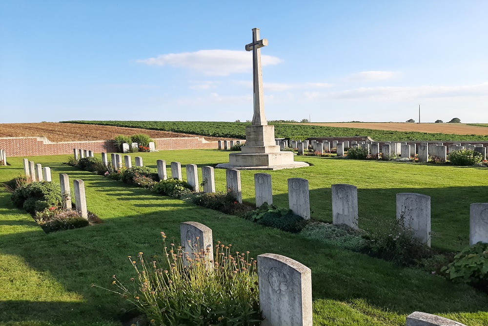 Commonwealth War Cemetery Sunken Road #2