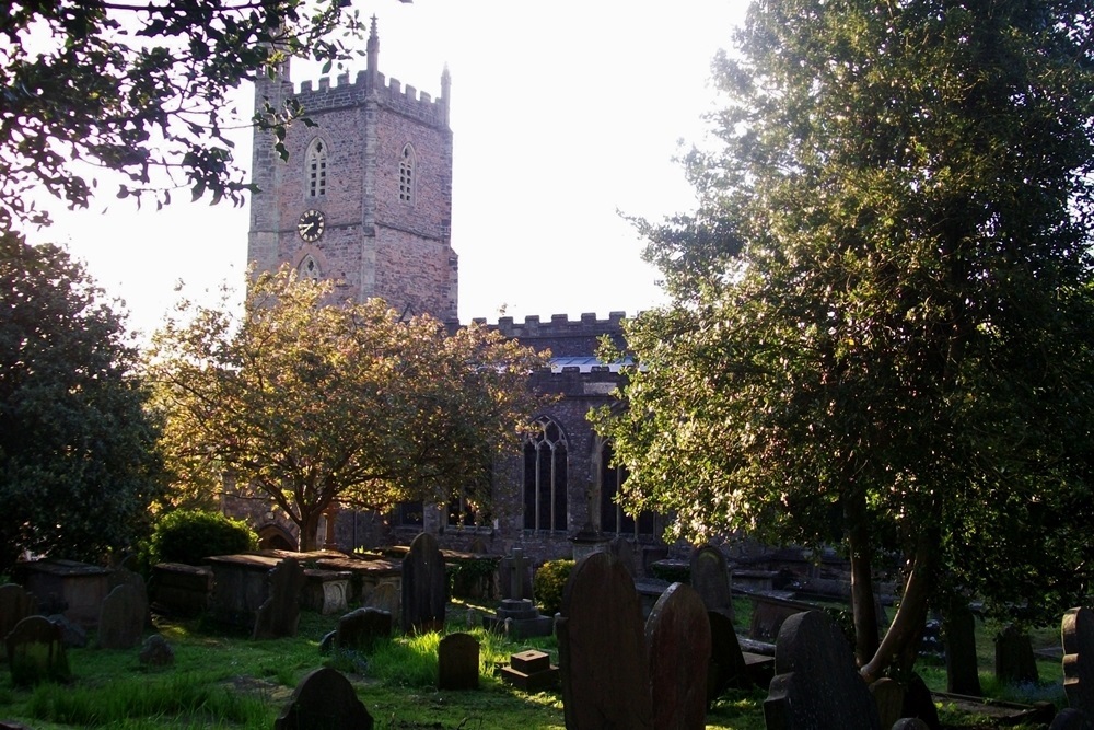 Oorlogsgraven van het Gemenebest Holy Trinity Churchyard