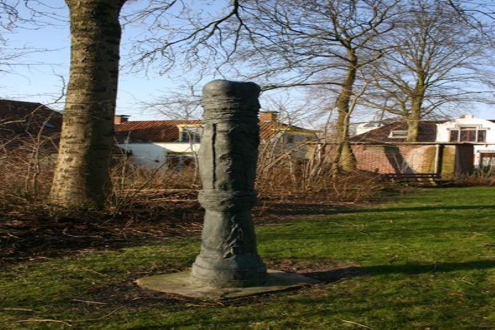 Oorlogsmonument Eenrum #1