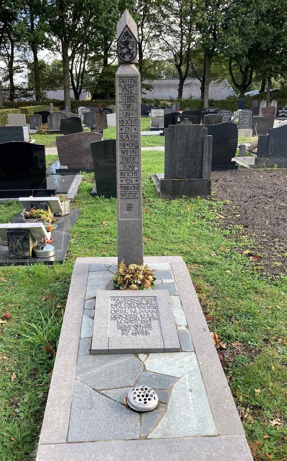 Dutch War Graves General Cemetery Gorredijk #2