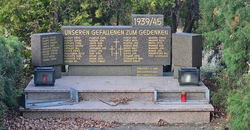 Monument Tweede Wereldoorlog Bruckneudorf #1