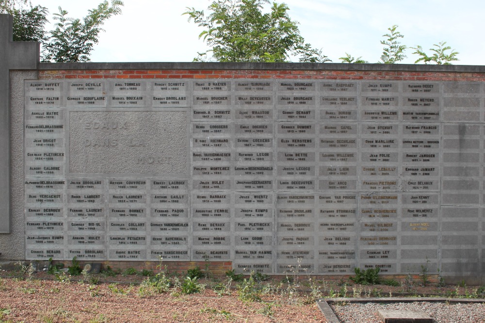Memorial Wall Cemetery Genval #2