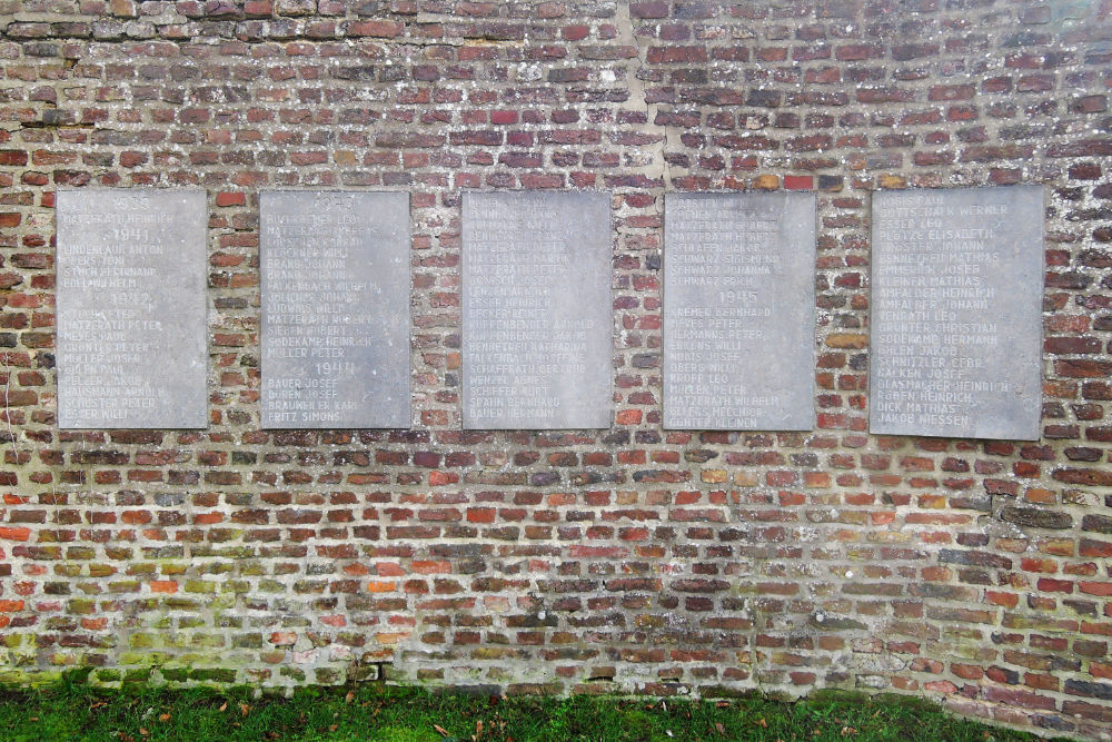 Oorlogsmonument Körrenzig #2