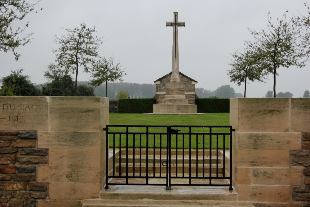 Commonwealth War Cemetery Croix-du-Bac