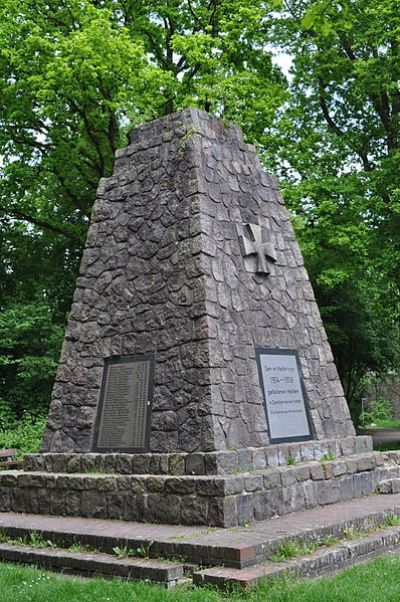 War Memorial Altrahlstedt #1