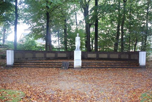 Oorlogsmonument Albersdorf #1