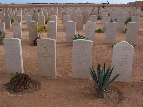 Commonwealth War Cemetery Knightsbridge #4