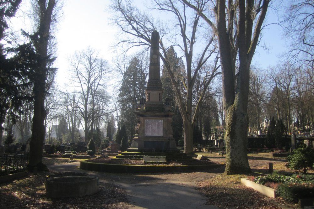 Hessich Oorlogsmonument Hauptfriedhof #1