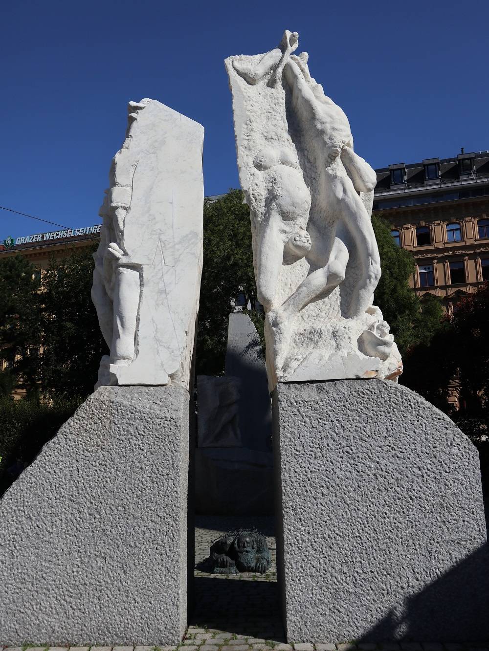 Monument tegen Oorlog en Fascisme #4