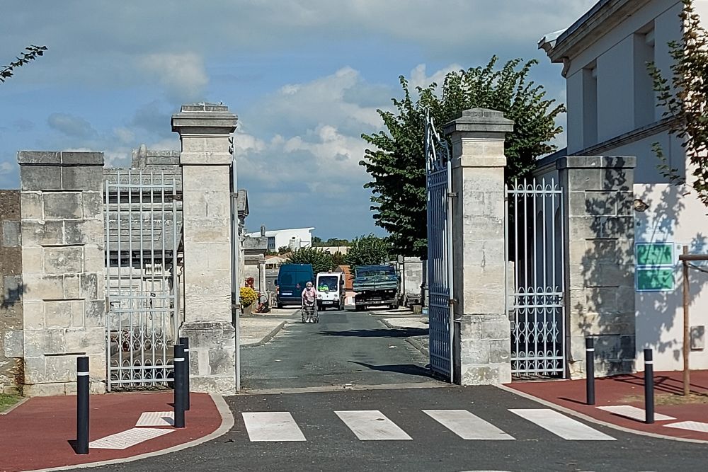 French War graves Royan #5