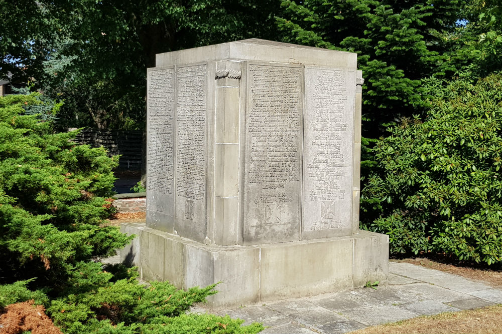 War Memorial Holtorf #2