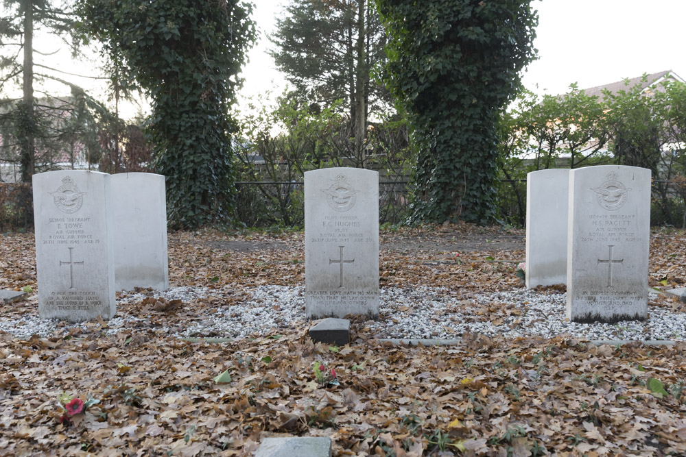 Commonwealth War Graves Lichtenvoorde #3