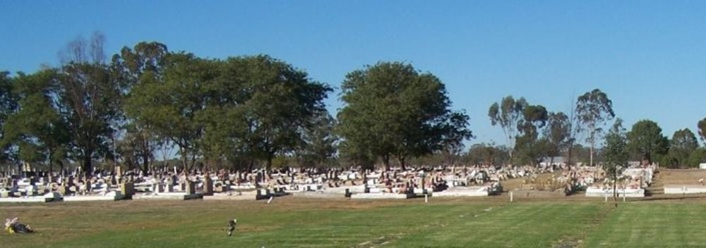 Oorlogsgraven van het Gemenebest Roma Cemetery