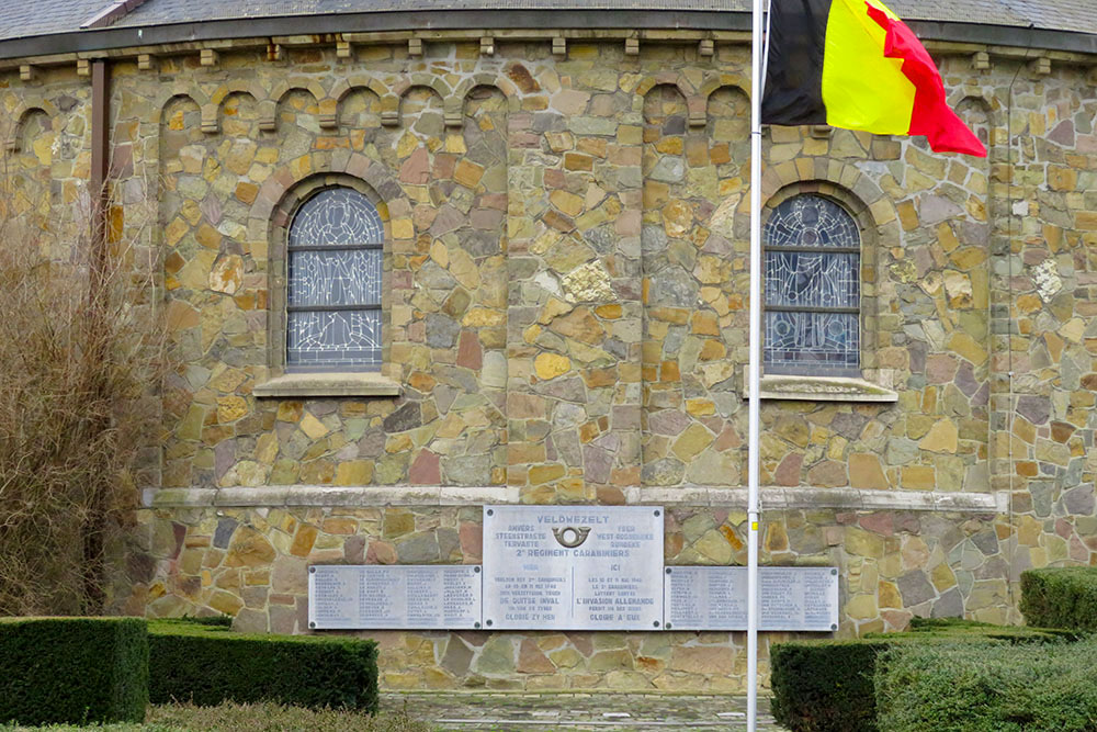 Monument 2e Regiment Karabiniers Veldwezelt #1