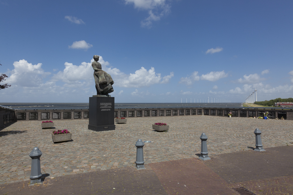 Memorial for Fishermen Urk