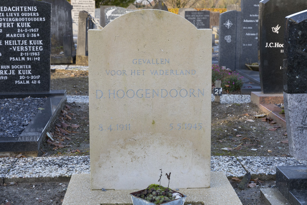 Dutch War Grave Reformed Cemetery Oudewater #3