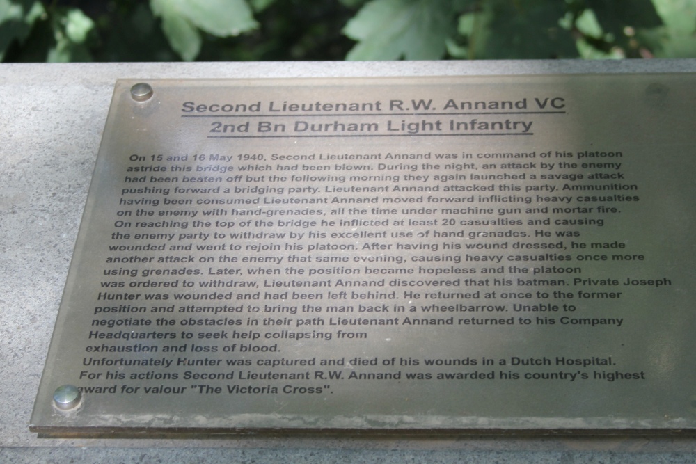 Memorial Second Lieutenant Richard Annan VC #2