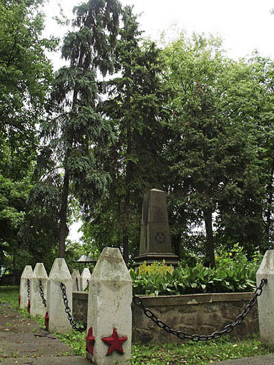 Mass Grave Soviet Soldiers Hnivan #1