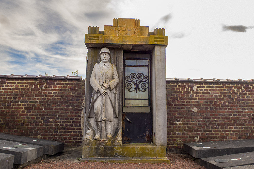 Oorlogsmonument Begraafplaats Wegnez