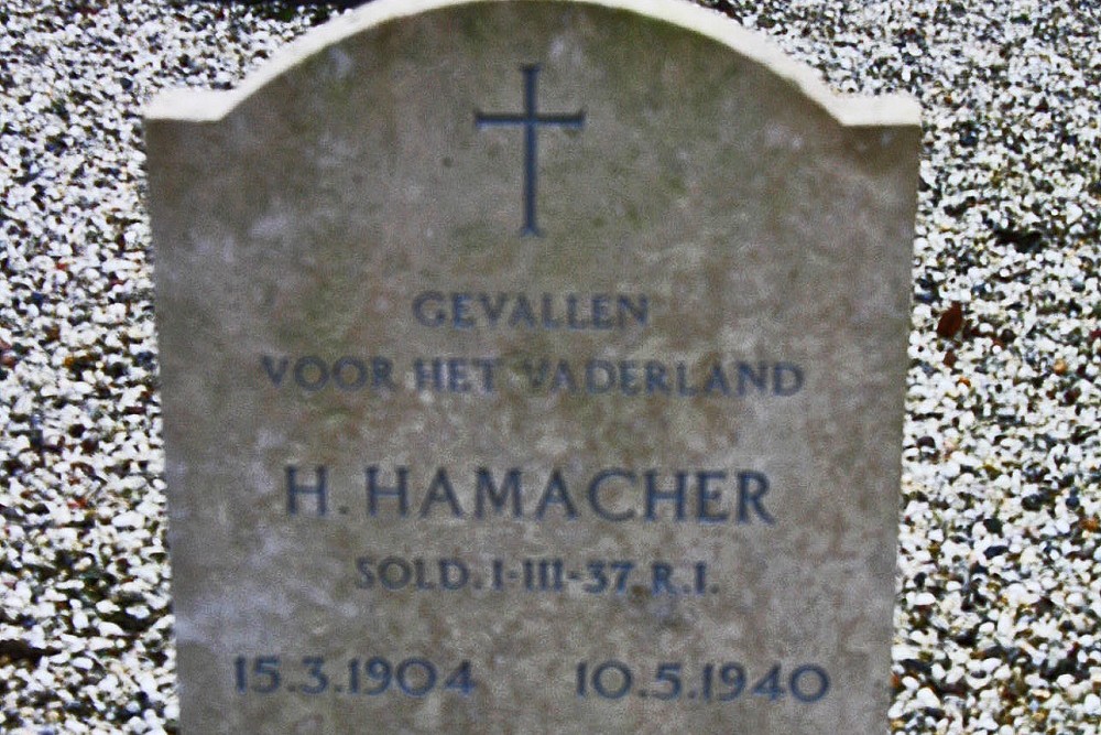 Dutch War Grave Roman Catholic Cemetery Nijswiller #3