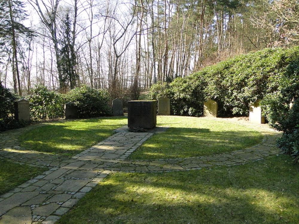 Monument Verwoeste Joodse Begraafplaats #1