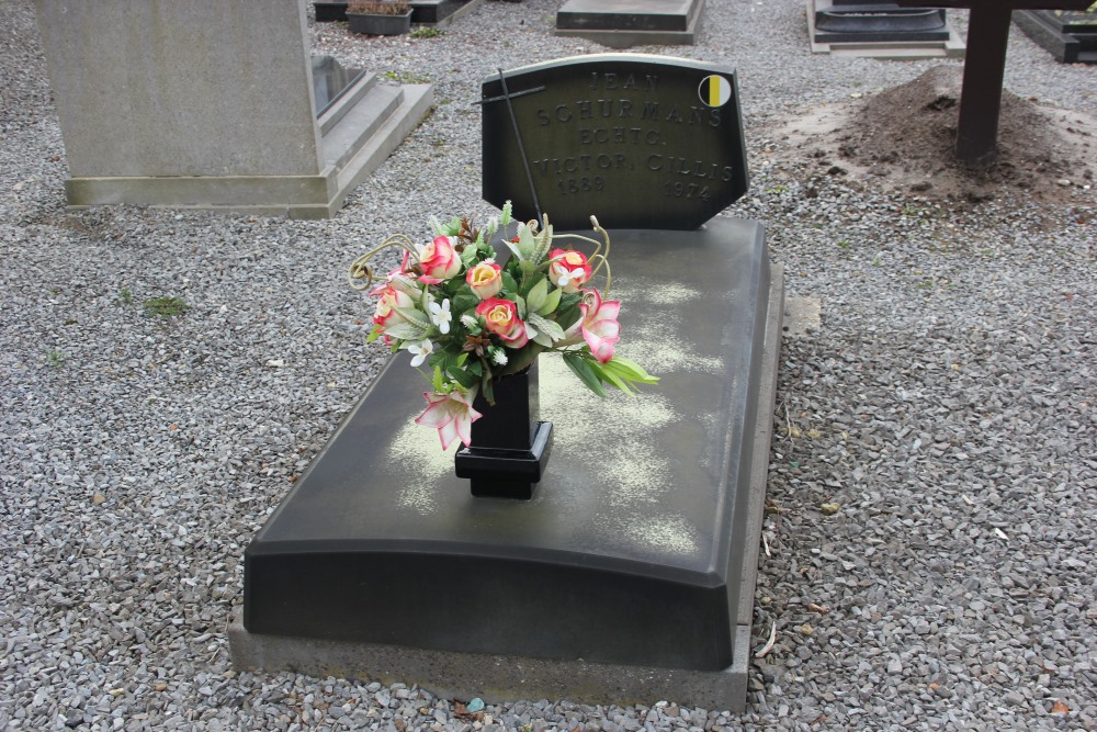 Belgian Graves Veterans Wilderen Churchyard #3