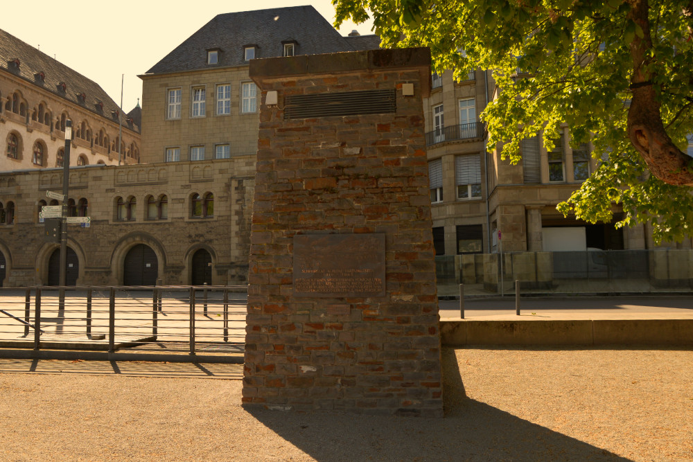 Monument Schiffbrücke #1