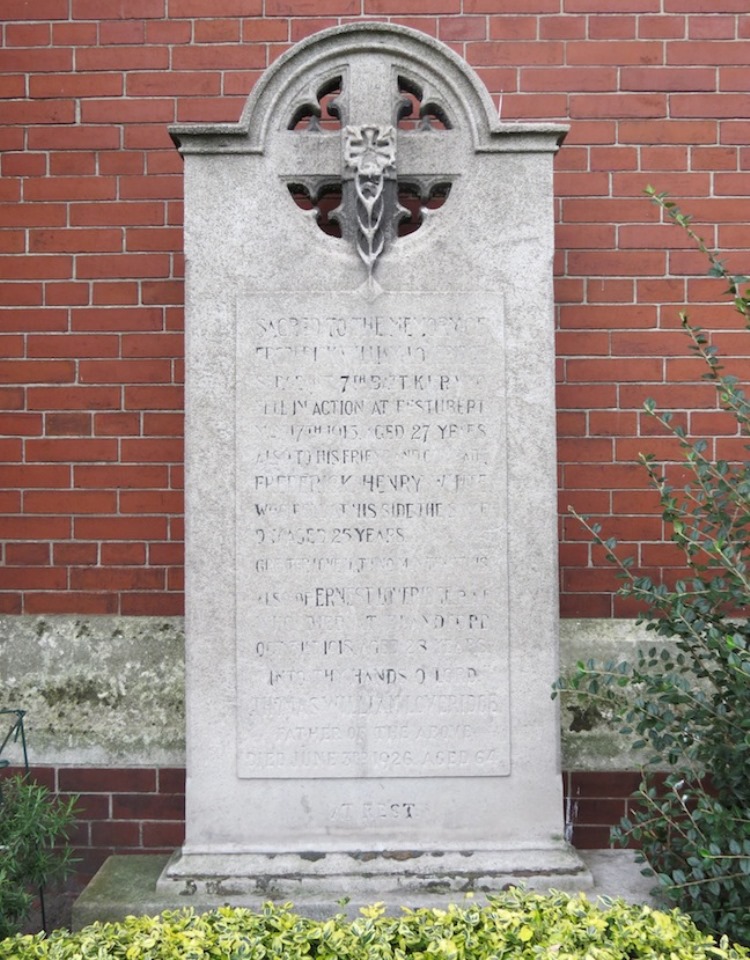 Oorlogsgraf van het Gemenebest Holy Trinity Churchyard