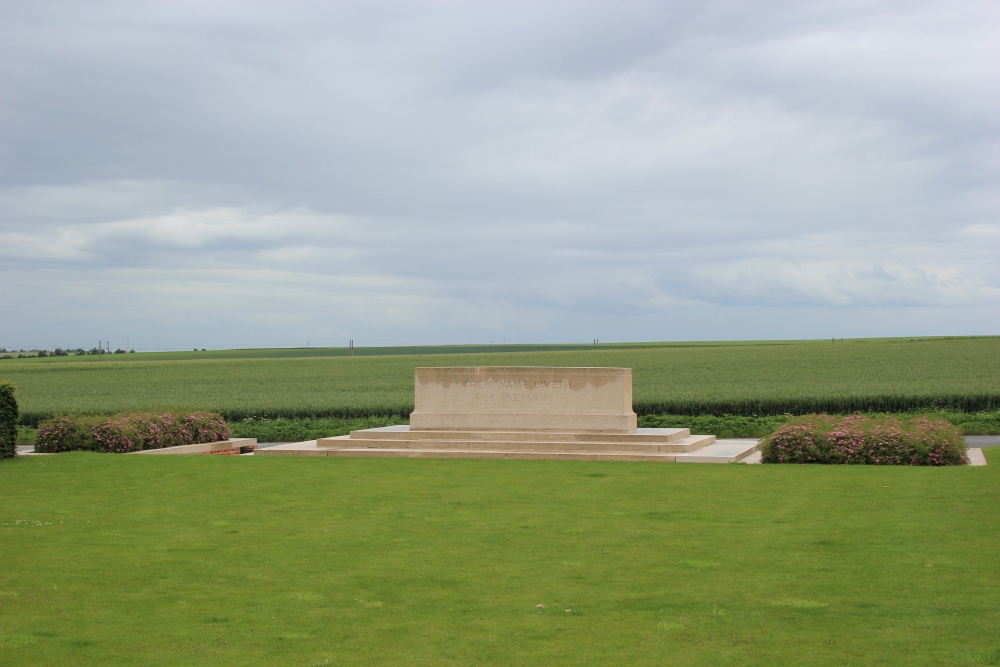 Commonwealth War Cemetery Bucquoy Road #5