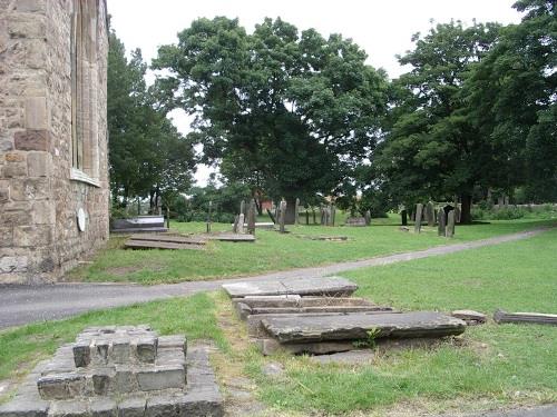 Commonwealth War Graves St. Mary and St. Nicholas Churchyard