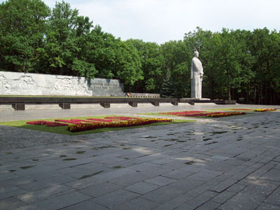 Erebegraafplaats & Monument Kharkiv #1